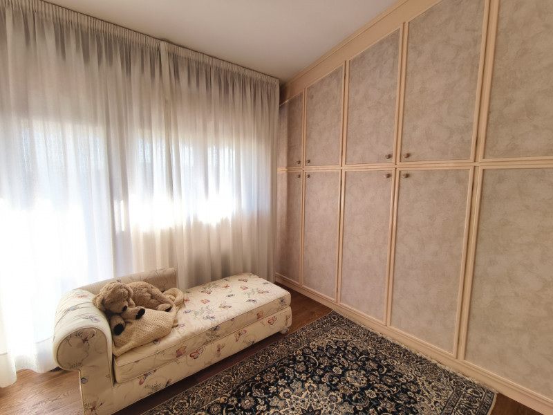 Ubicata in quartiere di prestigio a Montegrotto Terme, proponiamo in esclusiva questa porzione di...