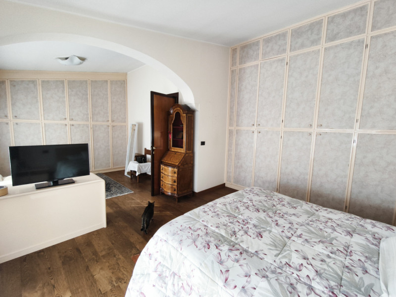 Ubicata in quartiere di prestigio a Montegrotto Terme, proponiamo in esclusiva questa porzione di...