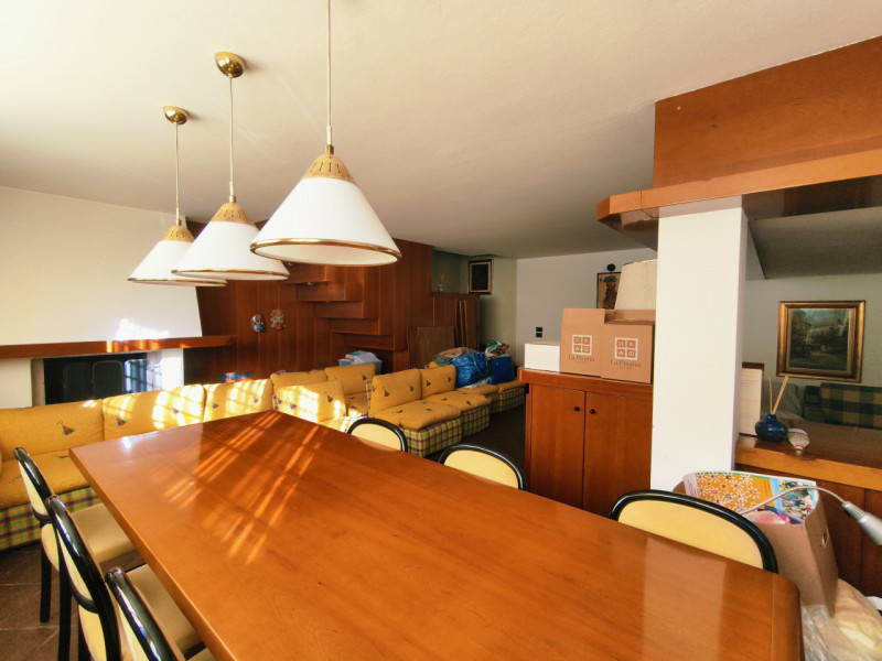 Ubicata in quartiere di prestigio a Montegrotto Terme, proponiamo in esclusiva questa porzione di...