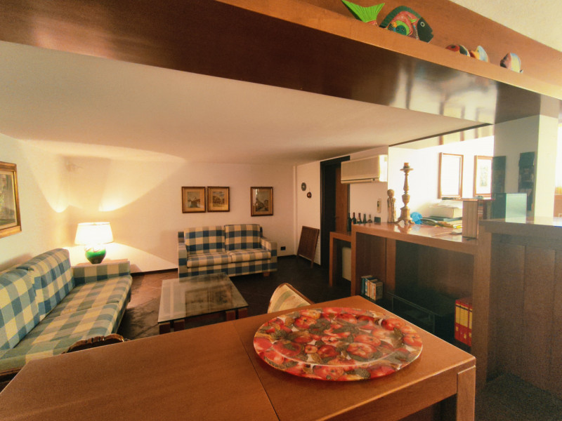 Ubicata in quartiere di prestigio a Montegrotto Terme, proponiamo in esclusiva questa porzione di...