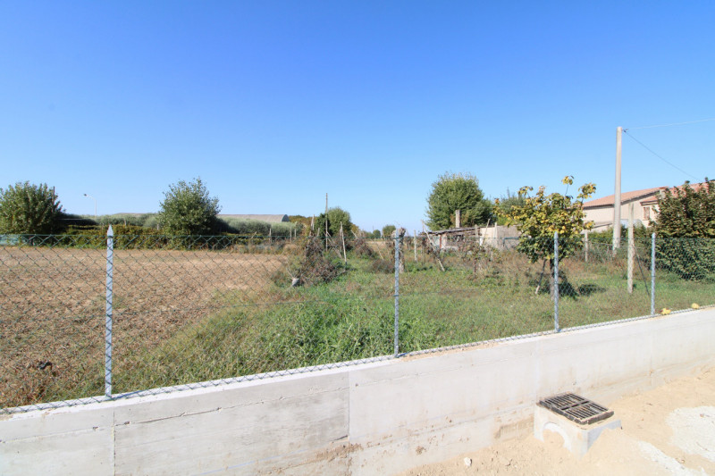 VILLA ESTENSE: proponiamo in vendita un affascinante rustico di 340 mq ca, e distribuito su più l...