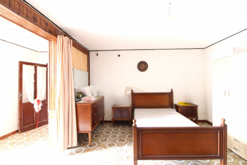 VILLA ESTENSE: proponiamo in vendita un affascinante rustico di 340 mq ca, e distribuito su più l...