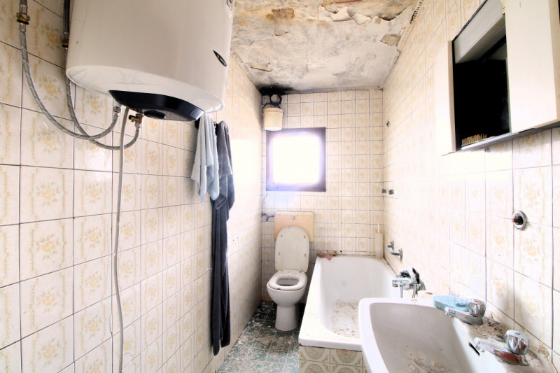 VILLA ESTENSE: proponiamo in vendita un affascinante rustico di 340 mq ca, e distribuito su più l...