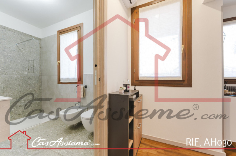 Rif. AH030
Nostra ESCLUSIVA! In posizione strategica a Castione di Loria, comoda ai principali co...