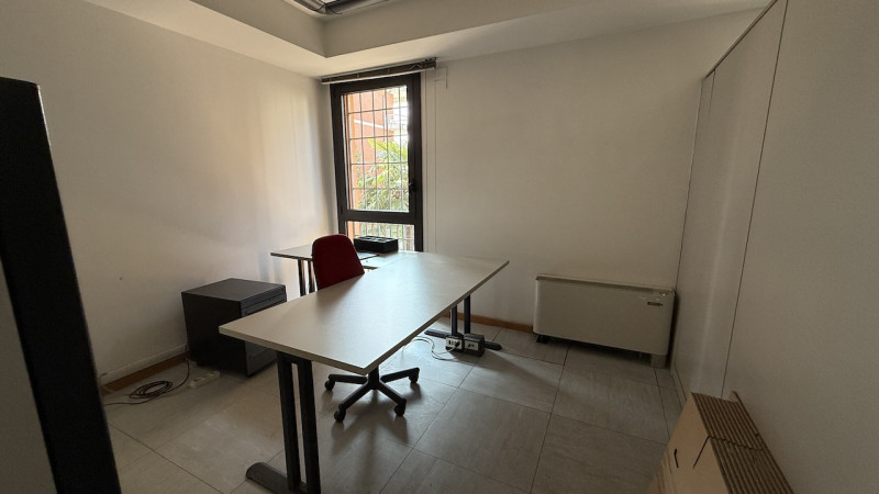 Quartiere FORCELLINI locale commerciale fronte strada.

- Facilmente adattabile alle esigenze di ...