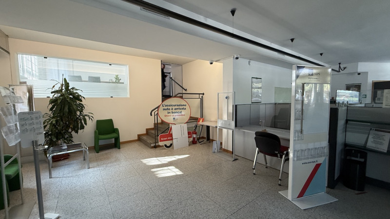 Quartiere FORCELLINI locale commerciale fronte strada.

- Facilmente adattabile alle esigenze di ...