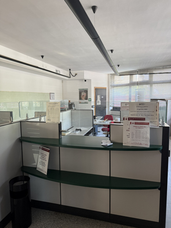 Quartiere FORCELLINI locale commerciale fronte strada.

- Facilmente adattabile alle esigenze di ...