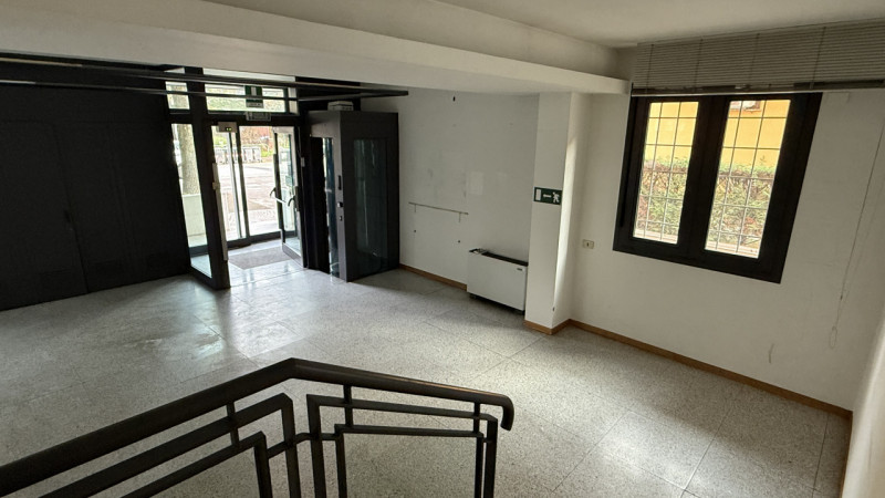 Quartiere FORCELLINI locale commerciale fronte strada.

- Facilmente adattabile alle esigenze di ...