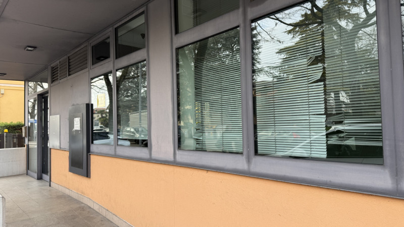 Quartiere FORCELLINI locale commerciale fronte strada.

- Facilmente adattabile alle esigenze di ...