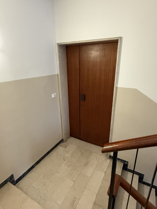 Quartiere FORCELLINI locale commerciale fronte strada.

- Facilmente adattabile alle esigenze di ...