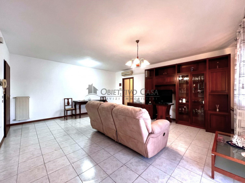 Rif. SAO159 - Saonara, in zona residenziale centrale e servita, proponiamo in vendita un appartam...