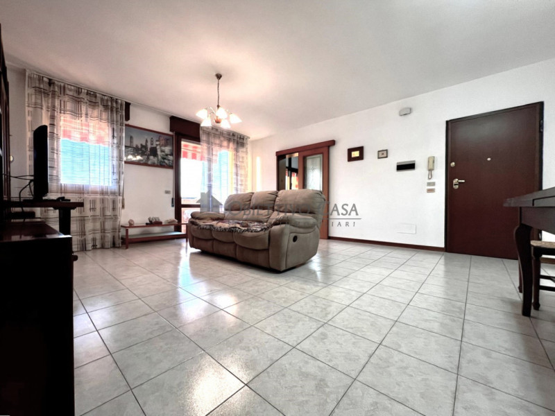 Rif. SAO159 - Saonara, in zona residenziale centrale e servita, proponiamo in vendita un appartam...