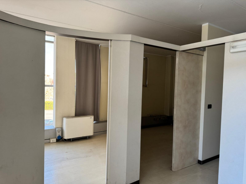 Ufficio luminoso in centro di 140mq – Ponte San Nicolò

In pieno centro a Ponte San Nicolò, all’i...