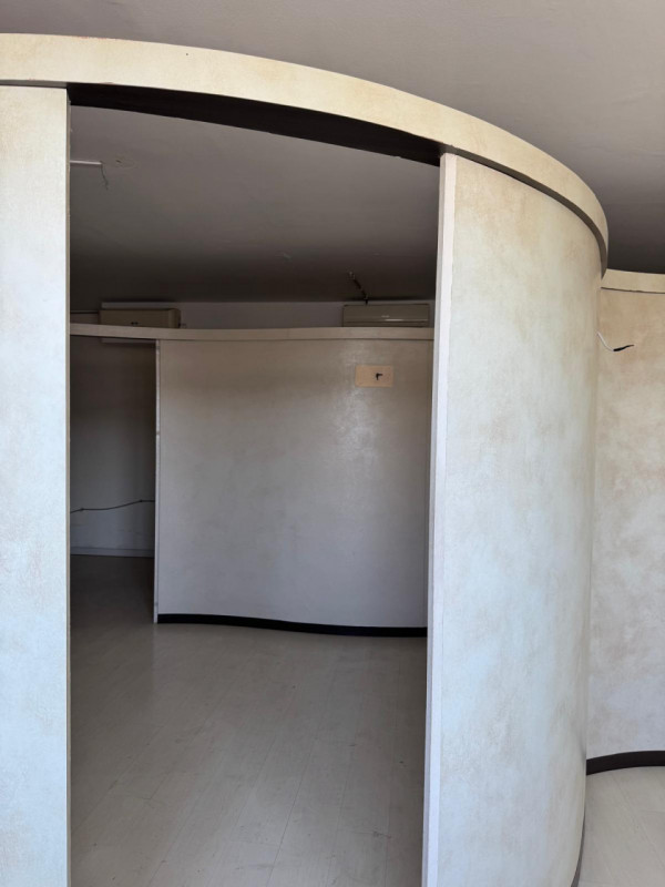 Ufficio luminoso in centro di 140mq – Ponte San Nicolò

In pieno centro a Ponte San Nicolò, all’i...