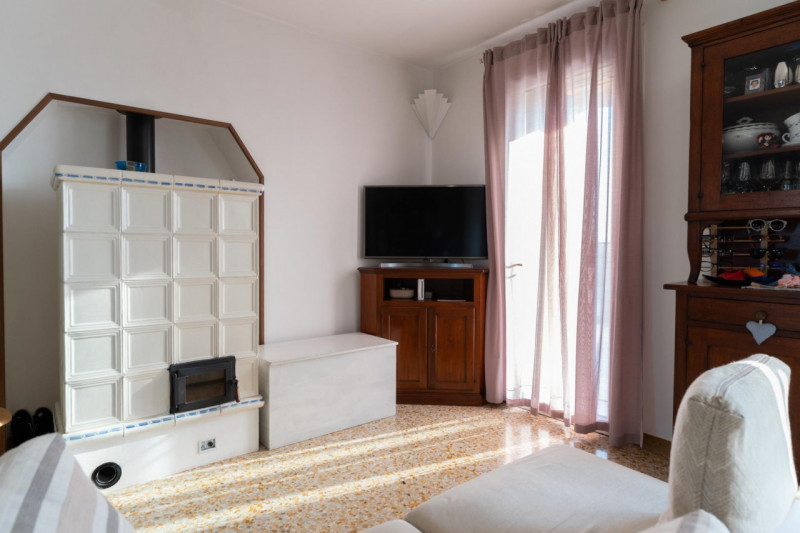 Bifamiliare su due piani di 70 mq ciascuno, zona Cogno di San Giorgio in Bosco, ideale per chi de...