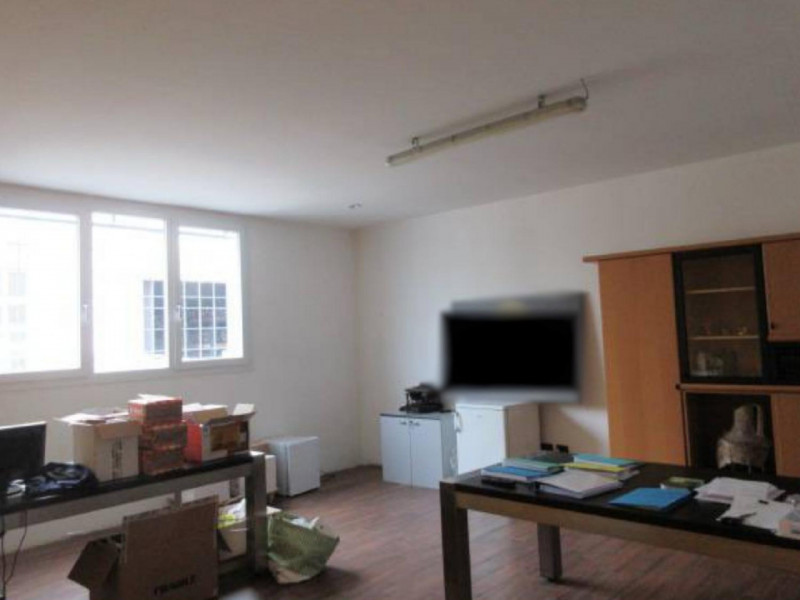 Quest’immobile viene venduto tramite asta online.

Capannone con uffici e corte esterna sito a Is...