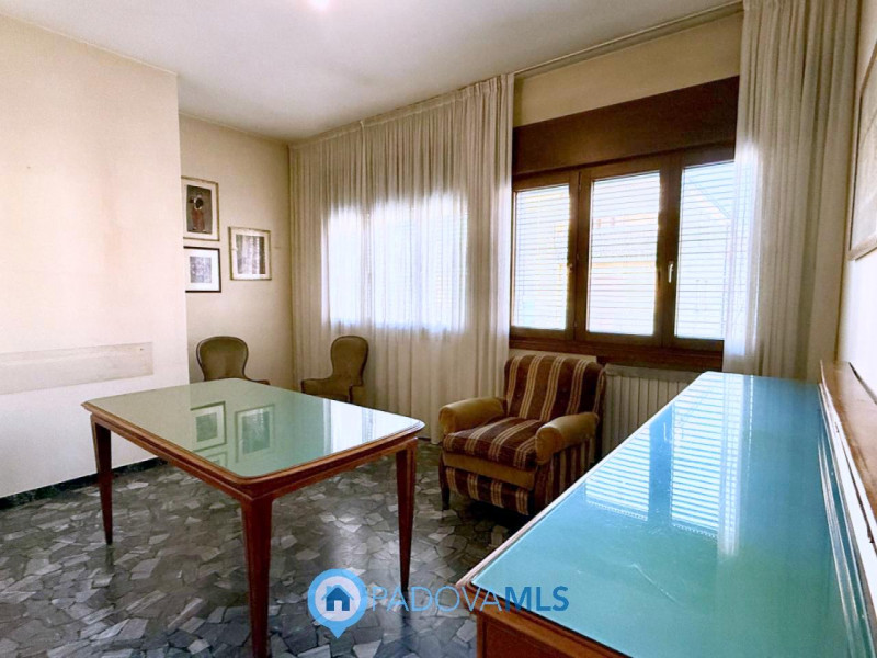 Immobile in esclusiva al Gruppo Padova MLS

Porzione di BIFAMILARE IN ORIZZONTALE con ingresso e ...