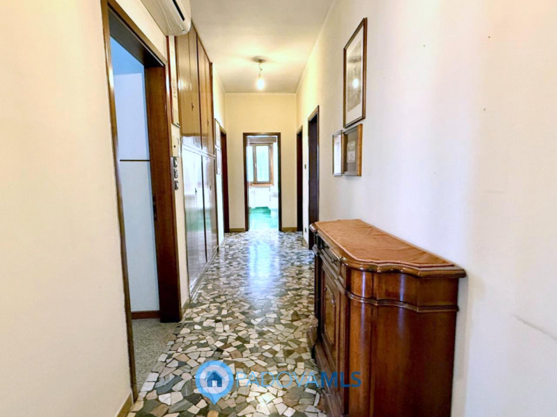 Immobile in esclusiva al Gruppo Padova MLS

Porzione di BIFAMILARE IN ORIZZONTALE con ingresso e ...