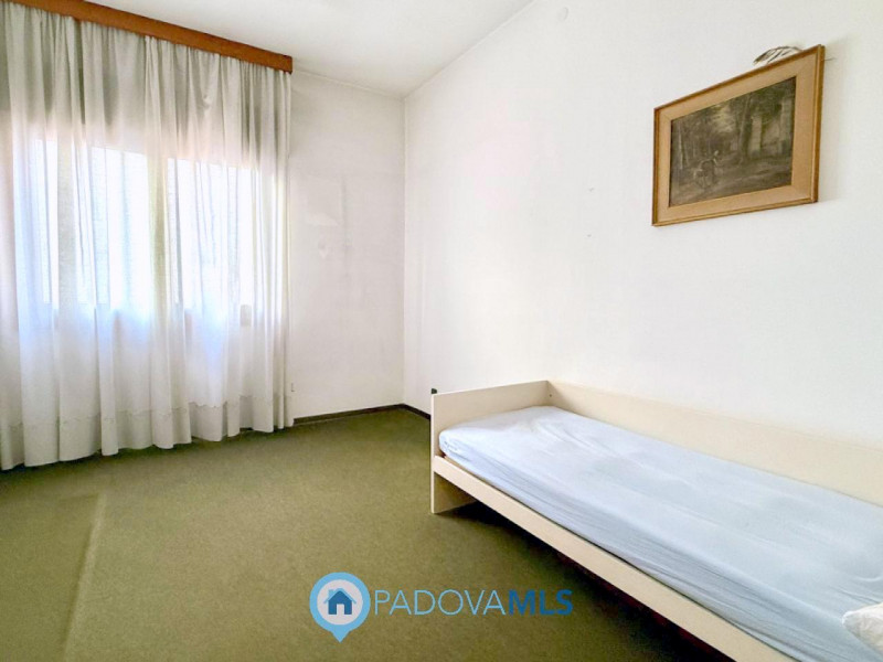 Immobile in esclusiva al Gruppo Padova MLS

Porzione di BIFAMILARE IN ORIZZONTALE con ingresso e ...