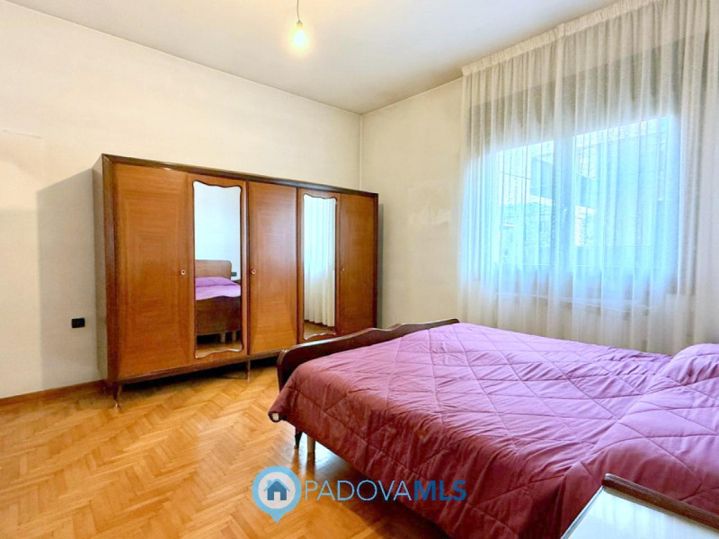 Immobile in esclusiva al Gruppo Padova MLS

Porzione di BIFAMILARE IN ORIZZONTALE con ingresso e ...