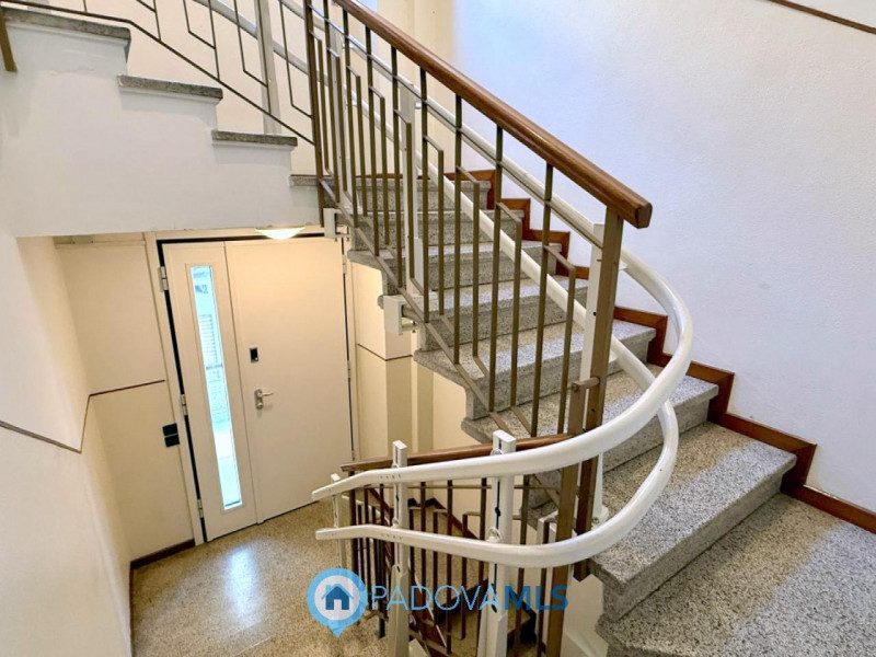 Immobile in esclusiva al Gruppo Padova MLS

Porzione di BIFAMILARE IN ORIZZONTALE con ingresso e ...