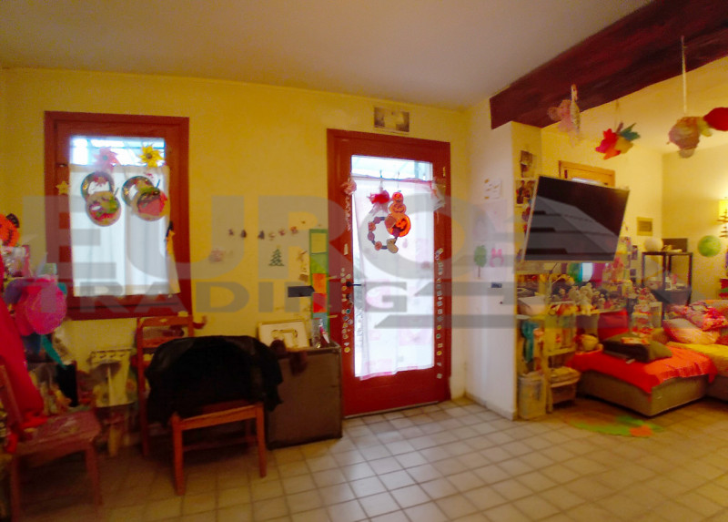 PREGANZIOL: loc. San Trovaso, proponiamo porzione di bifamiliare disposta in 2 livelli e composta...