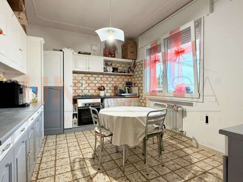 MESTRINO: proponiamo una casa singola, soluzione che racconta il valore delle abitazioni di una v...