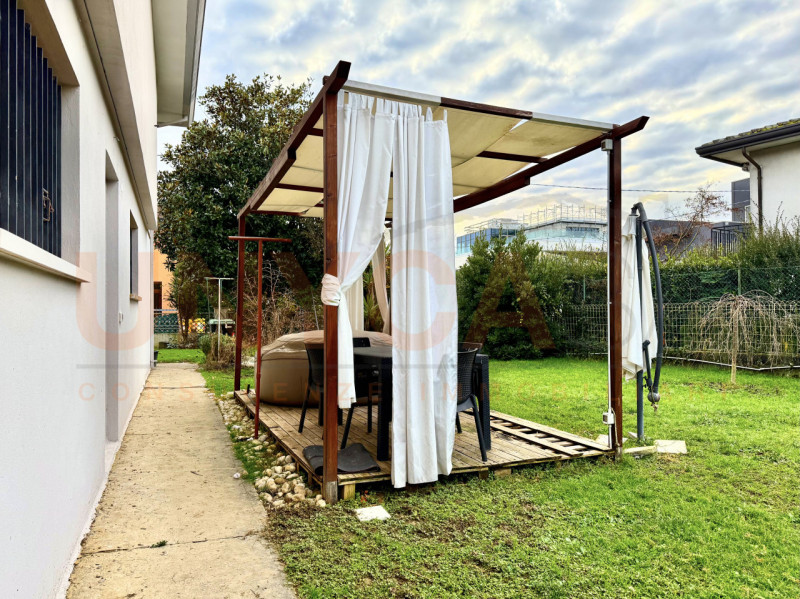 MESTRINO: proponiamo una casa singola, soluzione che racconta il valore delle abitazioni di una v...