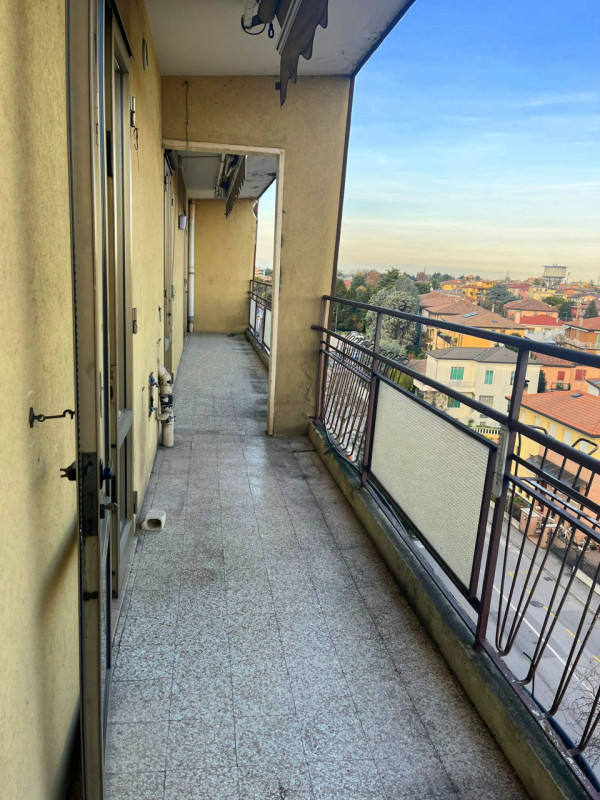 Descrizione
LUMINOSO APPARTAMENTO PANORAMICO ALL'ARCELLA-SAN BELLINO €.180.000 rif.CL513.1

Nel c...