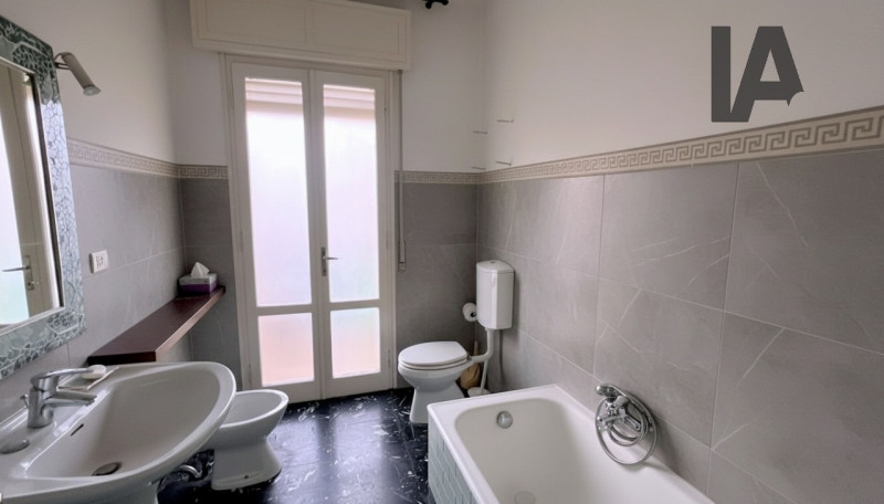 Descrizione
LUMINOSO APPARTAMENTO PANORAMICO ALL'ARCELLA-SAN BELLINO €.180.000 rif.CL513.1

Nel c...