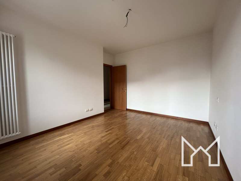 ROSSANO VENETO- Inserito in un contesto di recente costruzione e in ottimo stato conservativo, pr...