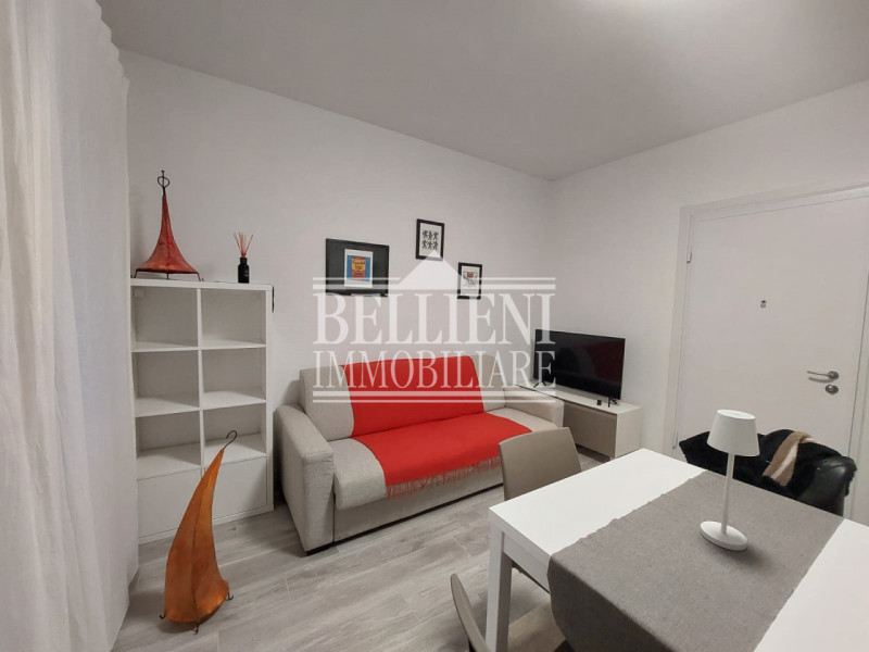 ZONA VIALE CRISPI - in contesto silenzioso e lontano dal traffico proponiamo in affitto un lumino...