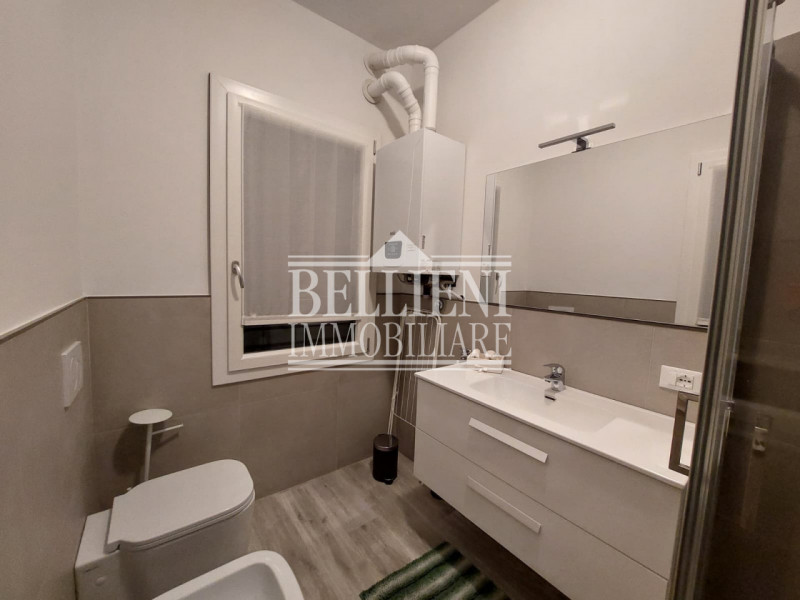 ZONA VIALE CRISPI - in contesto silenzioso e lontano dal traffico proponiamo in affitto un lumino...