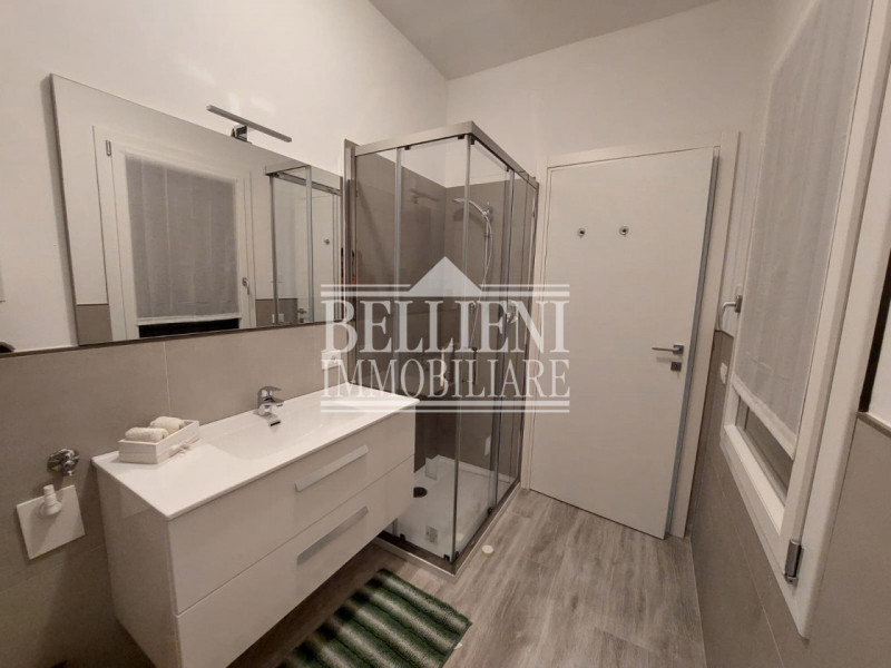 ZONA VIALE CRISPI - in contesto silenzioso e lontano dal traffico proponiamo in affitto un lumino...