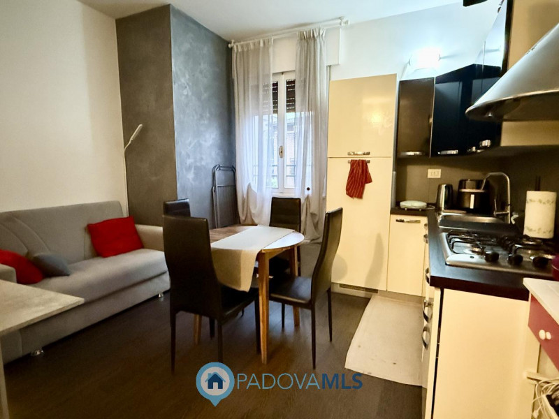 Immobile in esclusiva al Gruppo Padova MLS
Scopri questo grazioso MONOLOCALE AFFITTATO in zona SS...