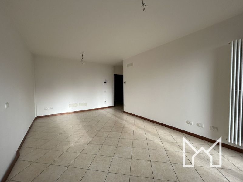 ROSSANO VENETO- Inserito in un contesto di recente costruzione e in ottimo stato conservativo, pr...