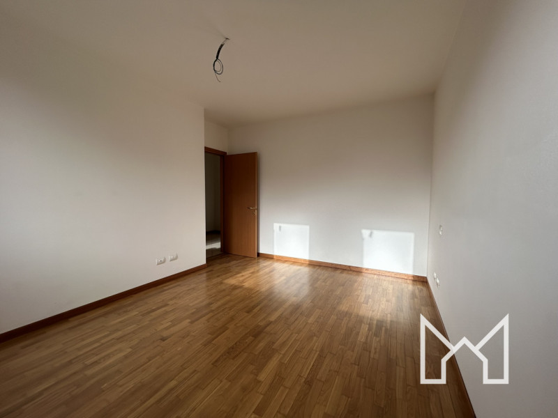 ROSSANO VENETO- Inserito in un contesto di recente costruzione e in ottimo stato conservativo, pr...