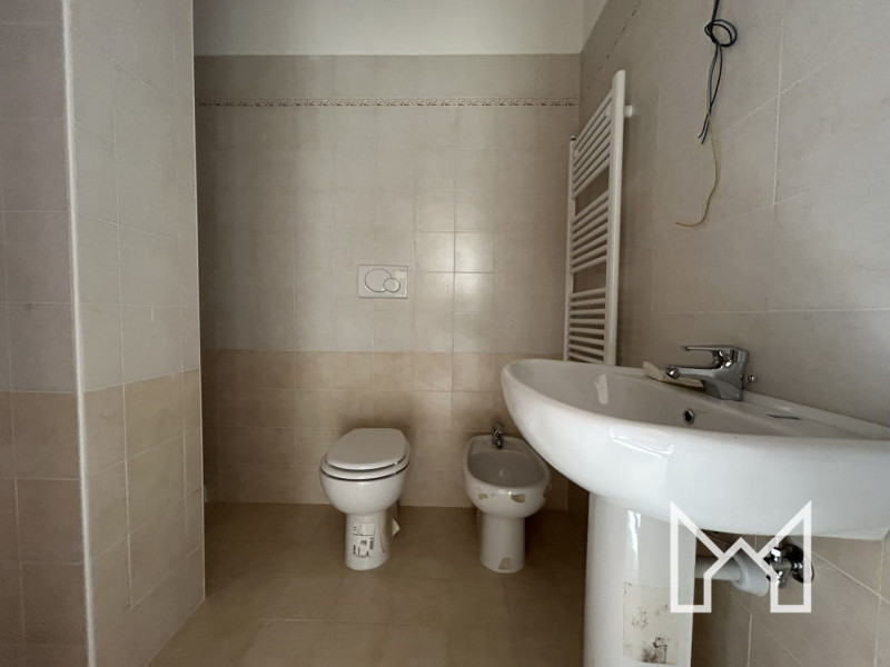 ROSSANO VENETO- Inserito in un contesto di recente costruzione e in ottimo stato conservativo, pr...