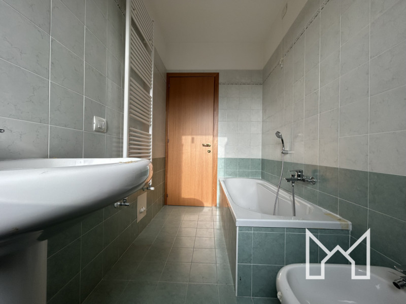 ROSSANO VENETO- Inserito in un contesto di recente costruzione e in ottimo stato conservativo, pr...