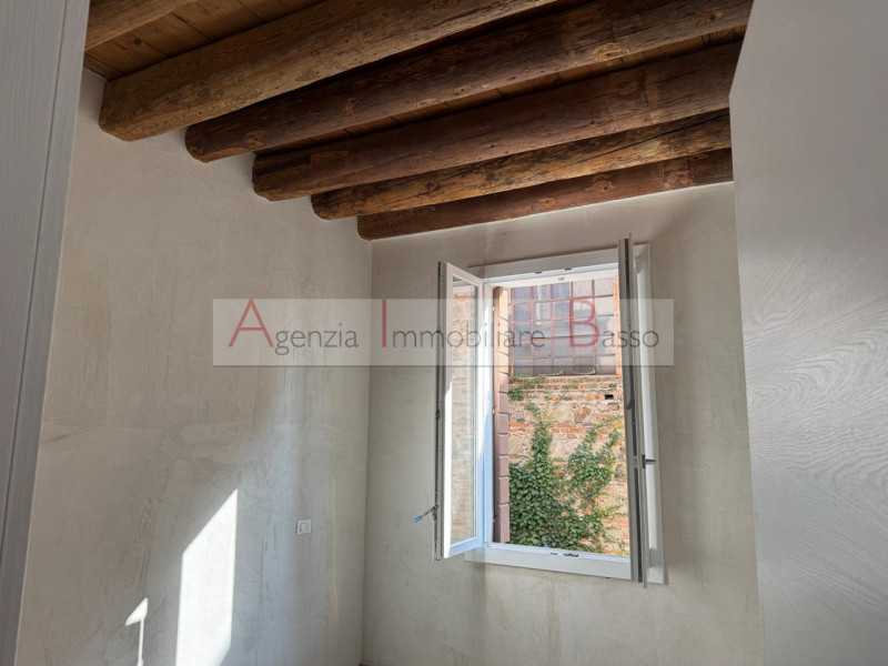 BATTAGLIA TERME - FRONTE CANALE BATTAGLIA
Nel cuore di Battaglia Terme, affacciato sul suggestivo...