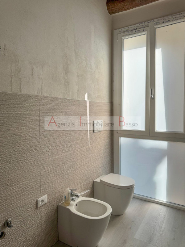 BATTAGLIA TERME - FRONTE CANALE BATTAGLIA
Nel cuore di Battaglia Terme, affacciato sul suggestivo...