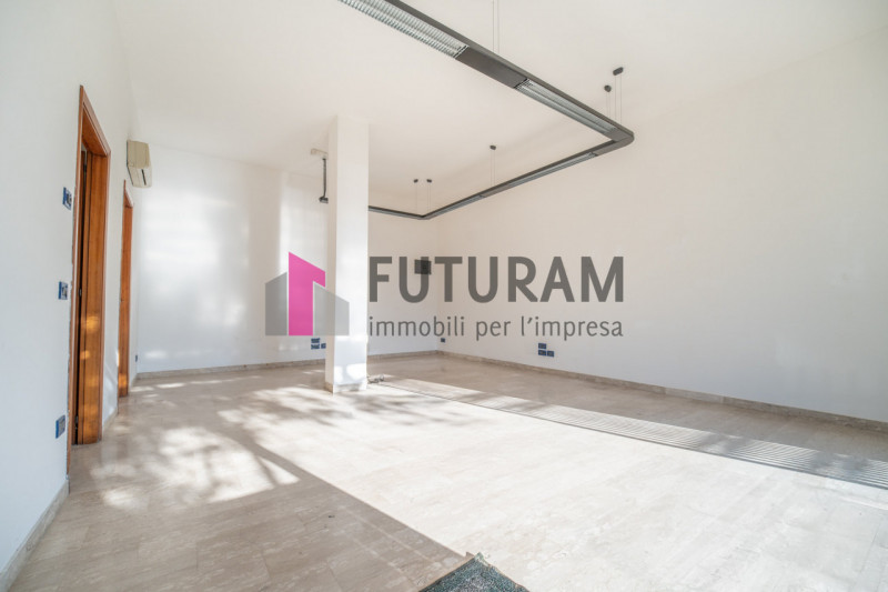 RIF: 124NM - SELVAZZANO DENTRO (PD) - PER INFO 340 335 8378 - 0444/310220

Propongo in esclusiva ...