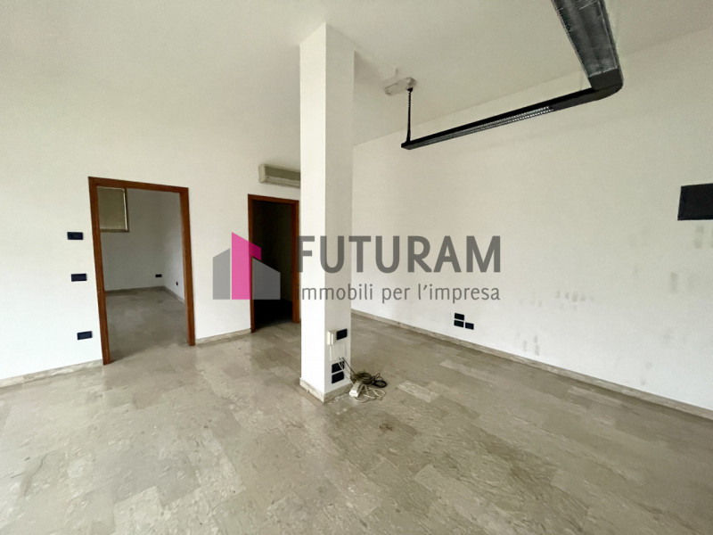 RIF: 124NM - SELVAZZANO DENTRO (PD) - PER INFO 340 335 8378 - 0444/310220

Propongo in esclusiva ...