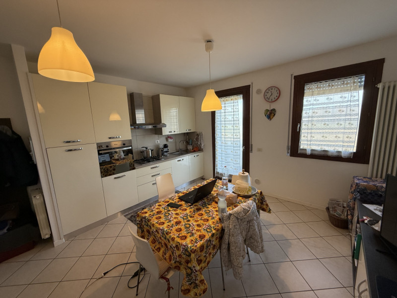 San Giorgio delle Pertiche - Cavino: Zona centrale immobile locato a reddito con contratto 4+4 a ...