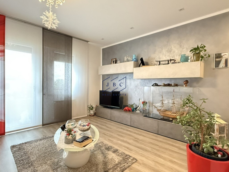 ODERZO - (TV)
A pochi minuti dal centro di Oderzo, nel quartiere di Colfrancui, proponiamo in ven...