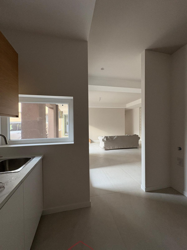 PADOVA - ZONA SAVONAROLA FUORI MURA:

Affittasi luminoso appartamento trilocale di circa 90 mq ne...