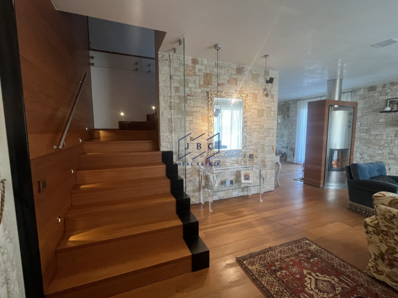 VAZZOLA (TV) - TEZZE

A soli 15 minuti da Conegliano, immersa nella tranquillità e circondata dal...