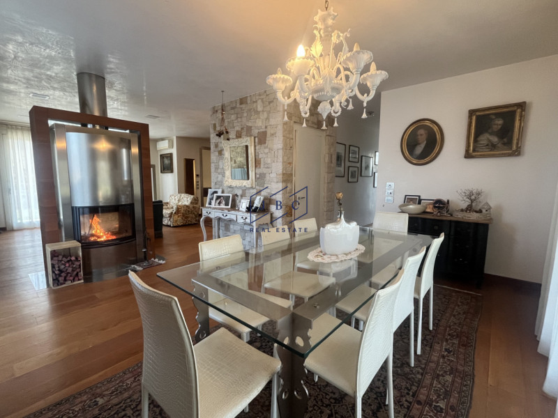 VAZZOLA (TV) - TEZZE

A soli 15 minuti da Conegliano, immersa nella tranquillità e circondata dal...