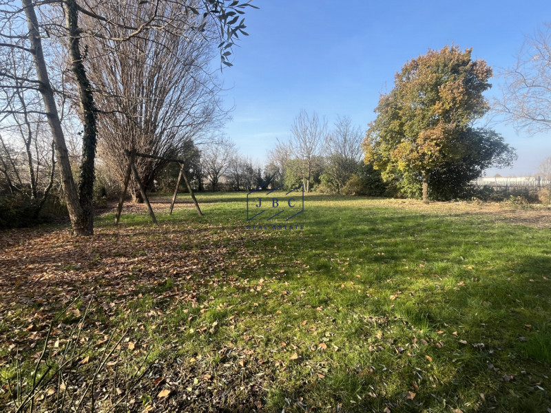 VAZZOLA (TV) - TEZZE

A soli 15 minuti da Conegliano, immersa nella tranquillità e circondata dal...