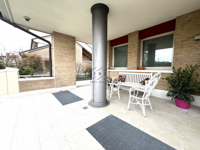 VAZZOLA (TV) - TEZZE

A soli 15 minuti da Conegliano, immersa nella tranquillità e circondata dal...